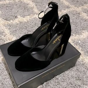 Lulu’s Black Velvet Laura 4” Heels